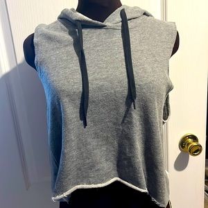 Cut off sleeve Hoodie
